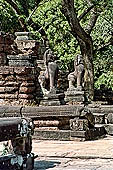 Preah Khan temple - raised terrace, stone lions